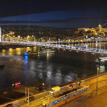 Danube View Apartman *